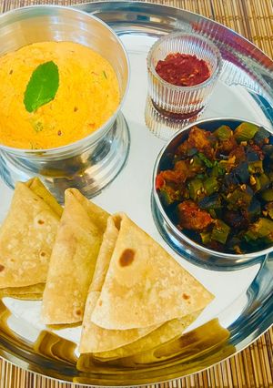 A picture of Kathiyawadi Dahi Tikhari-Tempered Yogurt😋.