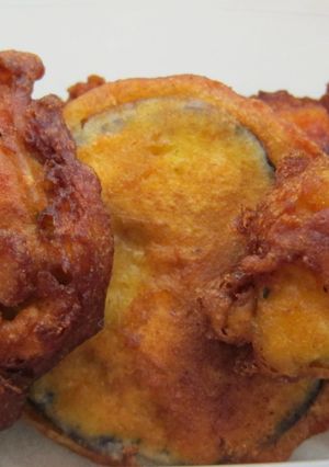 Zöldségek sörtésztában sütve recept fotója