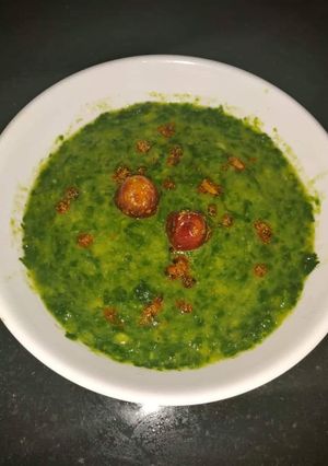 A picture of Sarso ka saag.