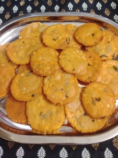 * கிரிஸ்பி தட்டை * (தீபாவளி ஸ்பெஷல்) செய்முறை முக்கிய புகைப்படம்