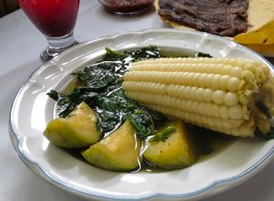 Una foto de Caldo de chepiles