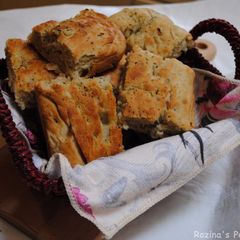 A picture of Onion bread.