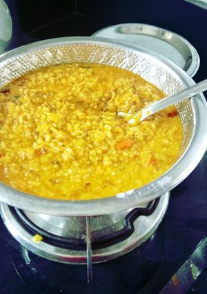 खिचड़ी (khichdi recipe in Hindi) रेसिपी मुख्य फोटो