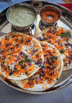 A picture of Vegetable Uthappam.