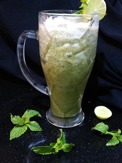 A picture of Cucumber Mint Juice.