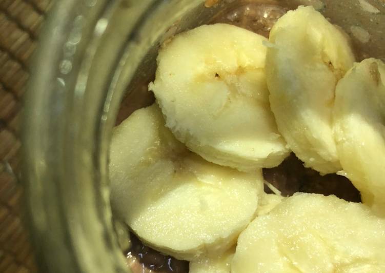 Cara Memasak Cepat Oatmeal Banana-Choco Overnight Yummy Mantul