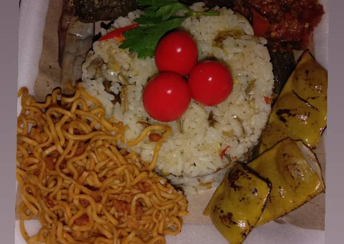 Cara Gampang Membuat Nasi liwet pecel lele, Enak