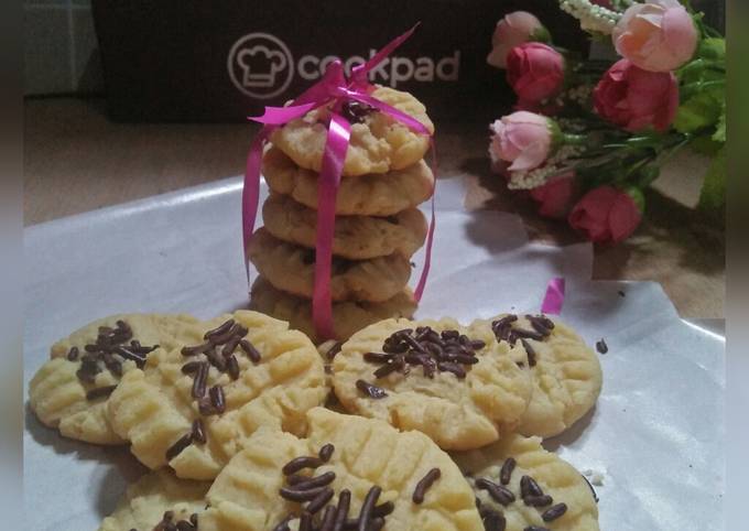 Langkah Mudah untuk Menyiapkan soft cookies oat cheese (no oven) yang Lezat