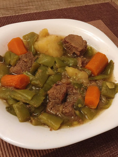 Una foto de Menestra de verduritas con carne!!