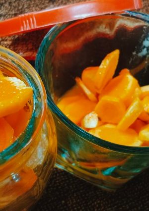 લીલી હળદર નુ અથાણું (Lili Haldar Athanu Recipe In Gujarati) રેસીપી મુખ્ય ફોટો