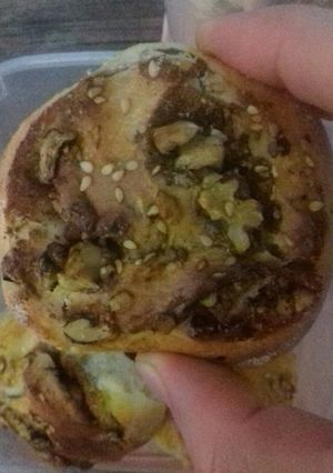 عکسی از دستور رول دارچینی گردویی خوشمزه جان