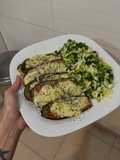 Berenjenas al horno con ensalada