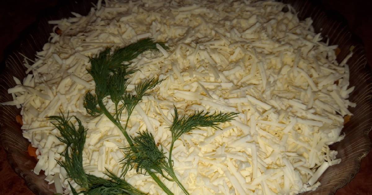 Лаваш со шпротами и плавленным сыром и яйцом