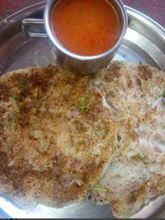 ஆனியன் பொடி ஊத்தாப்பம் செய்முறை முக்கிய புகைப்படம்