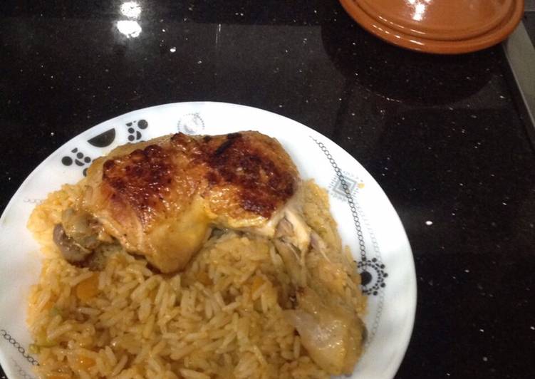 دجاج محمر بالارز بنة لا توصف 👌🏻👌🏻👌🏻👌🏻
