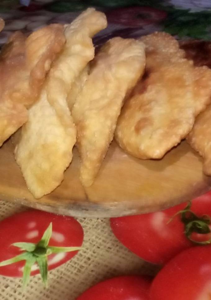 Чебуреки з фаршем