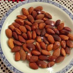 A picture of Spicy Roasted Almonds.