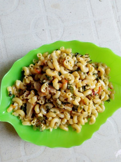 A picture of Fried macaroni.
