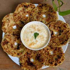 A picture of Sabudana Thalipeeth.
