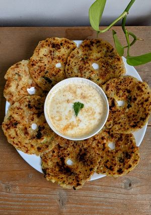 A picture of Sabudana Thalipeeth.