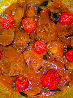عکسی از دستور گوجه بادمجان