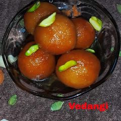 A picture of Bread Gulab Jamun.