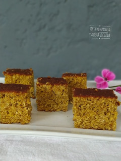 Una foto de Torta de naranja 🍊 y avena licuada