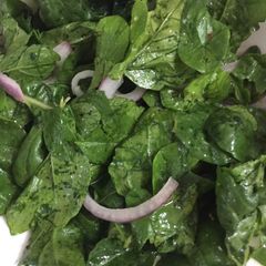 A picture of Rocket salad.