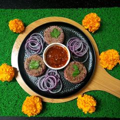 A picture of Beetroot cutlets.