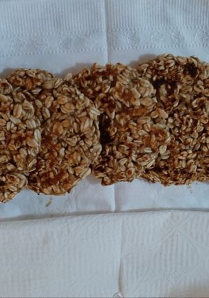 A picture of Oatmeal Cookies 🍪 with 3 Ingredients, No Oven Needed 😱.