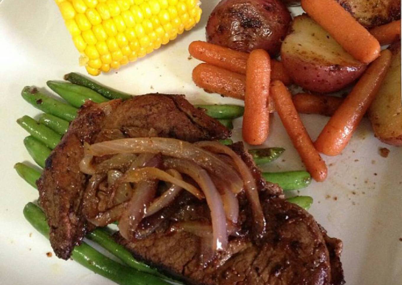 Beef Tenderloin with Blackpepper Sauce