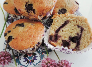 Foto di MUFFIN YOGURT E MIRTILLI FRESCHI (senza burro)