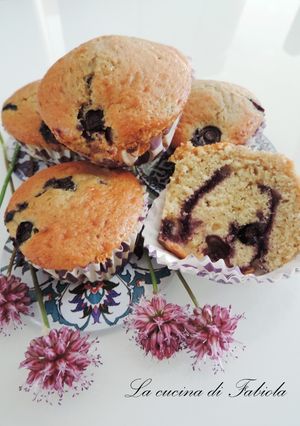 A picture of YOGURT AND FRESH BLUEBERRY MUFFINS (no butter).
