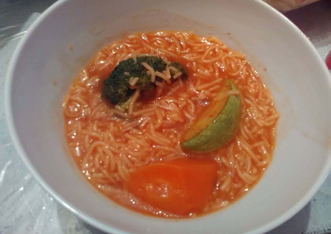 Sopa de fideo con verduras
<br /> 🍲