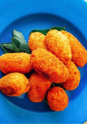 Une photo de CROQUETAS DE POLLO (croquettes de poulet)