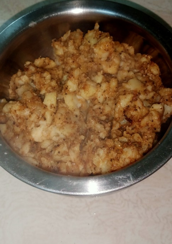 चटपटे भुने हुए आलू (chatpate bhune huye aloo recipe in Hindi) रेसिपी मुख्य फोटो