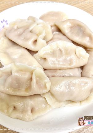 A picture of Pork and Napa Cabbage Dumplings.