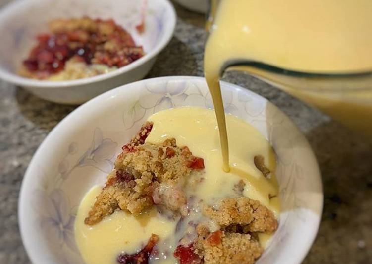 Simple Way to Make Speedy Apple and blackberry crumble