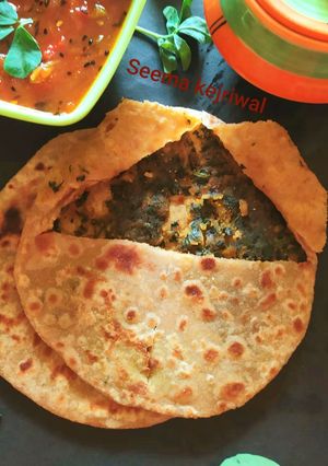 बेसन और मेथी मिक्स भरवां पराठा (besan aur methi mix bharwa paratha recipe in Hindi) रेसिपी मुख्य फोटो