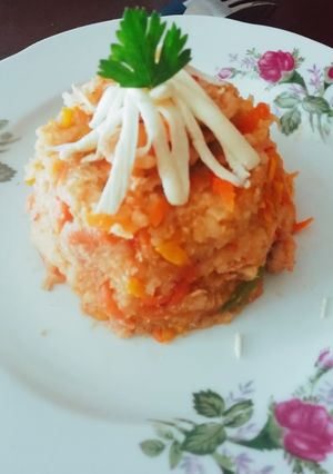 Una foto de Salteado de arroz con verduras y pollo🥗