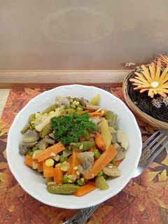 Párolt gombás vegyes zöldség recept fotója