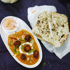 A picture of Gobhi kofta kaju masala.