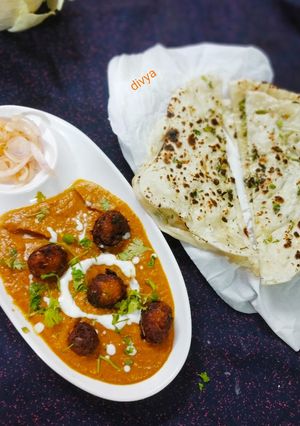 A picture of Gobhi kofta kaju masala.