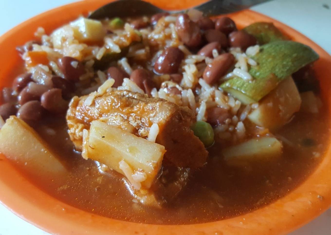 Costilla de cerdo en chile morita