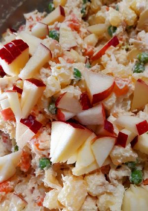 Una foto de Ensalada de pollo Navideña 🎄