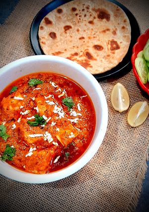 A picture of Paneer tikka masala.
