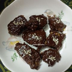 A picture of No Bake- Chocolaty Date Bites.