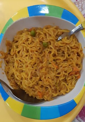 A picture of Veg atta noodles maggi.