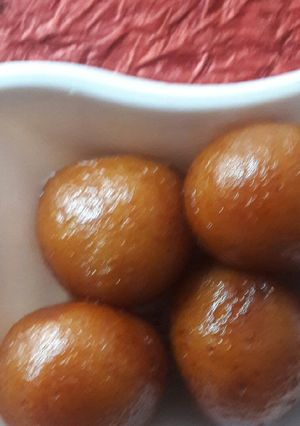 A picture of Aaloo ke gulab jamun.