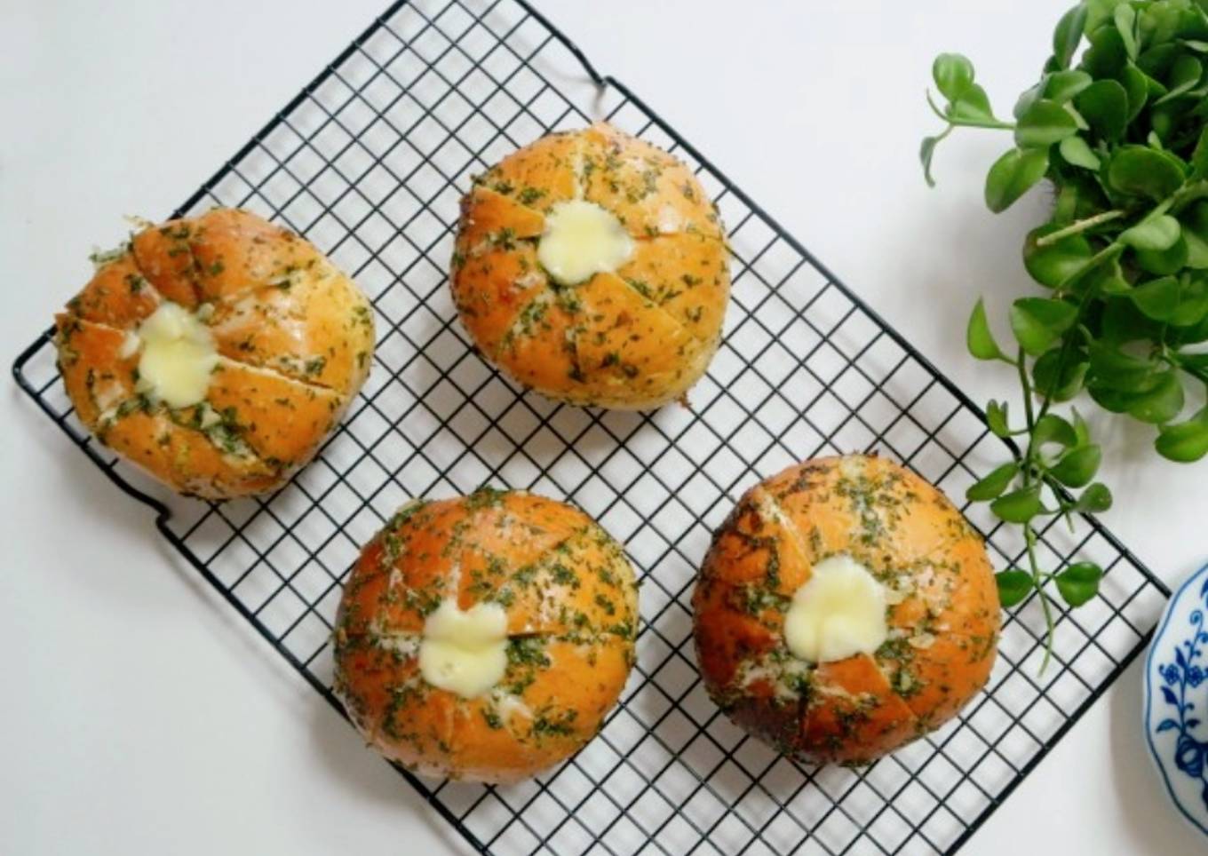 Korean Garlic Cheese Bread